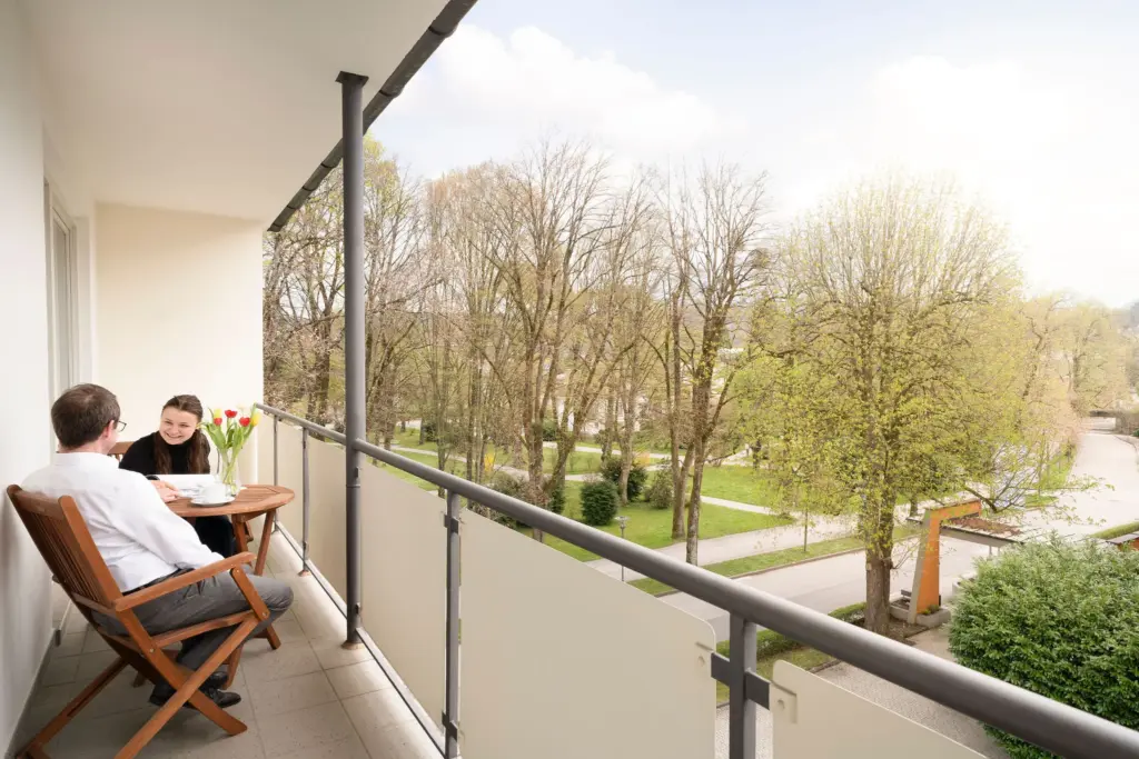 Hotelzimmer mit balkon
